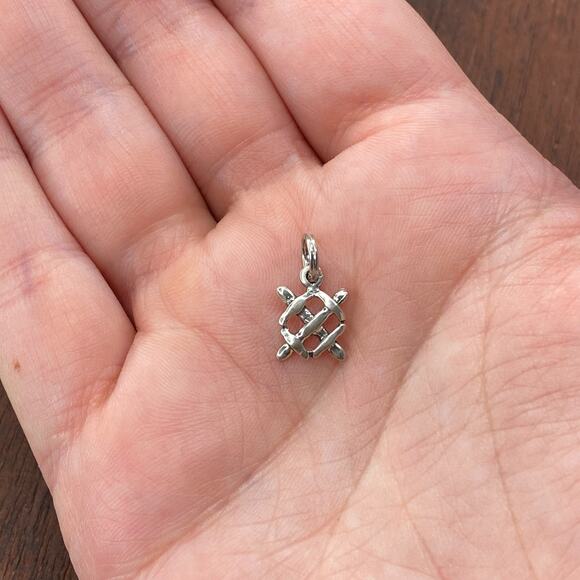 Vintage 925 Sterling Silver Embroidery Rice Stitch Pendant Bracelet Charm - Picture 1 of 4